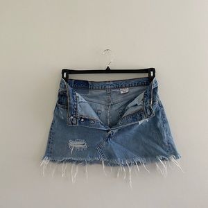 Levi’s mini skirt